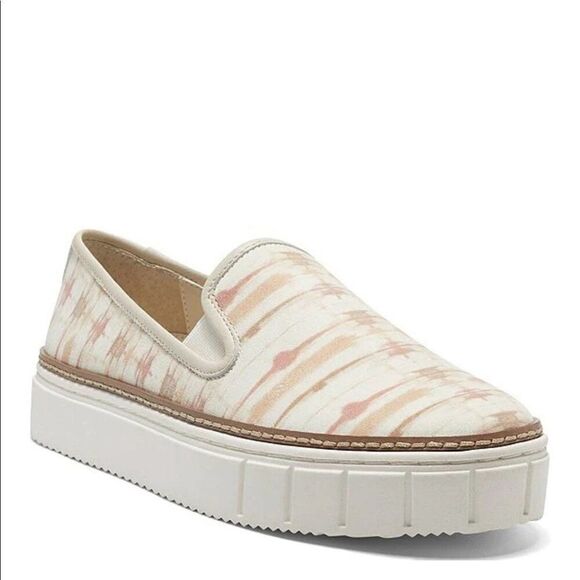 Vince Camuto Shoes - Vince Camuto Remmeya Printed Leather Slip-On Sneakers Size 7 New